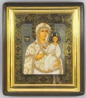 Το εικονογραφικό εικονίδιο σε μια θήκη 30x40, ρόμπα, επιχρύσωση, μαργαριτάρια, χρυσή φορεσιά, Μητέρα του Θεού του Σμολένσκ, η εικόνα της Παναγίας