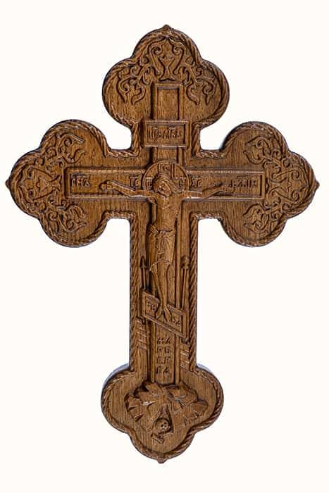 Крест деревянный настенный, "Трилистник", из дуба (резьба на станке), высотой 23 см