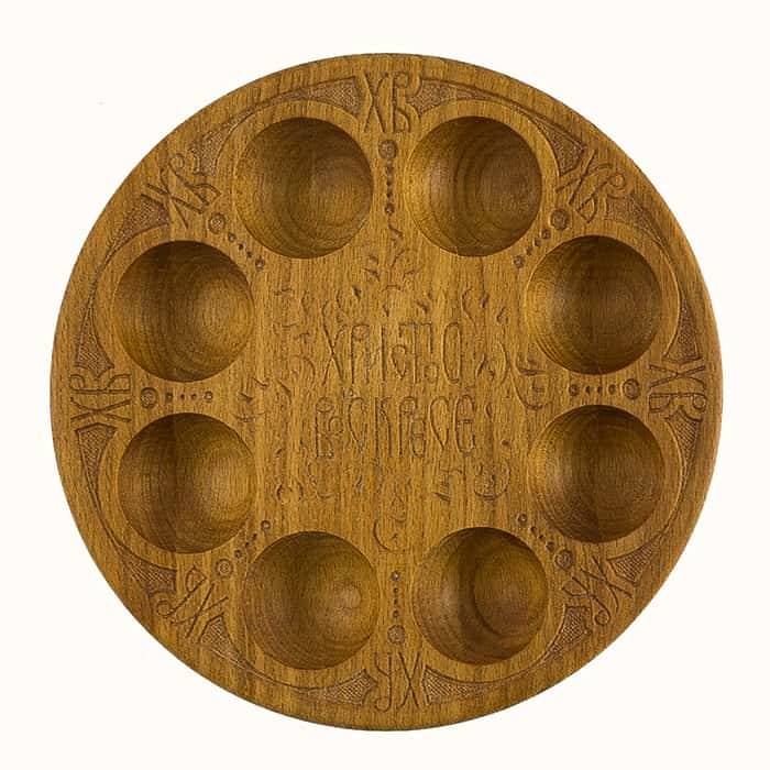 Подставка пасхальная - тарелка, деревянная, из бука, для 8 яиц, на ножках, диаметром 19 см, резьба на станке
