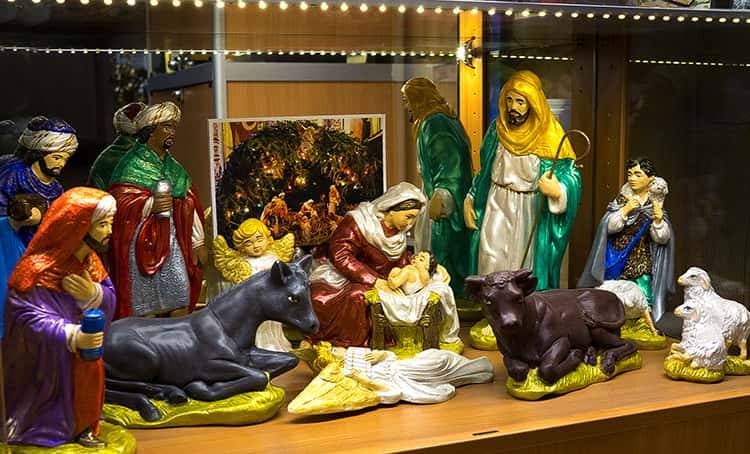 Рождественский вертеп Волхвы и младенец Христос, 7 фигурок